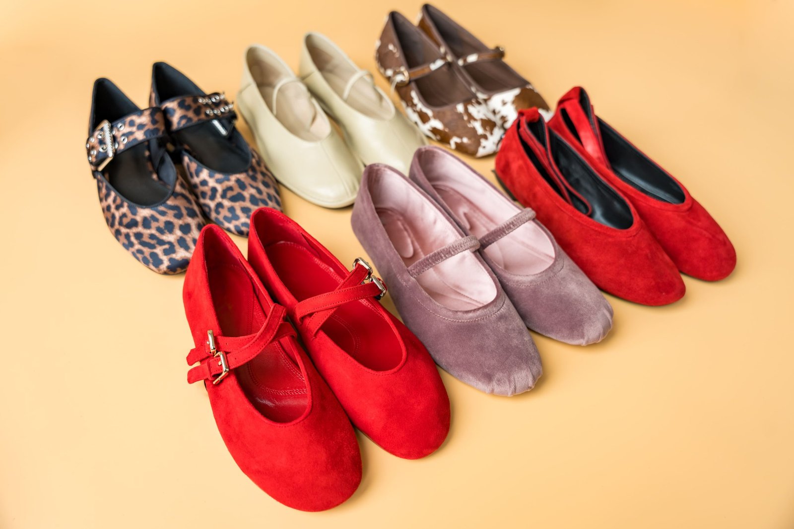 vecteezy-trendy-ballet-flats-collection-arranged-on-pastel-background-57220039